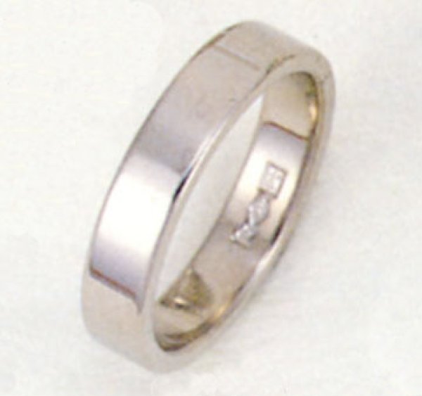 画像1: 【PT900】プラチナリング.結婚指輪.平打形.無地リング.4.0mm幅 送料無料 (1)
